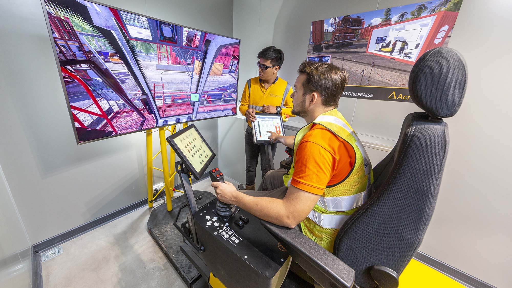 Bachy Soletanche Singapore – Potential new operator training on the Hydrofraise Simulator